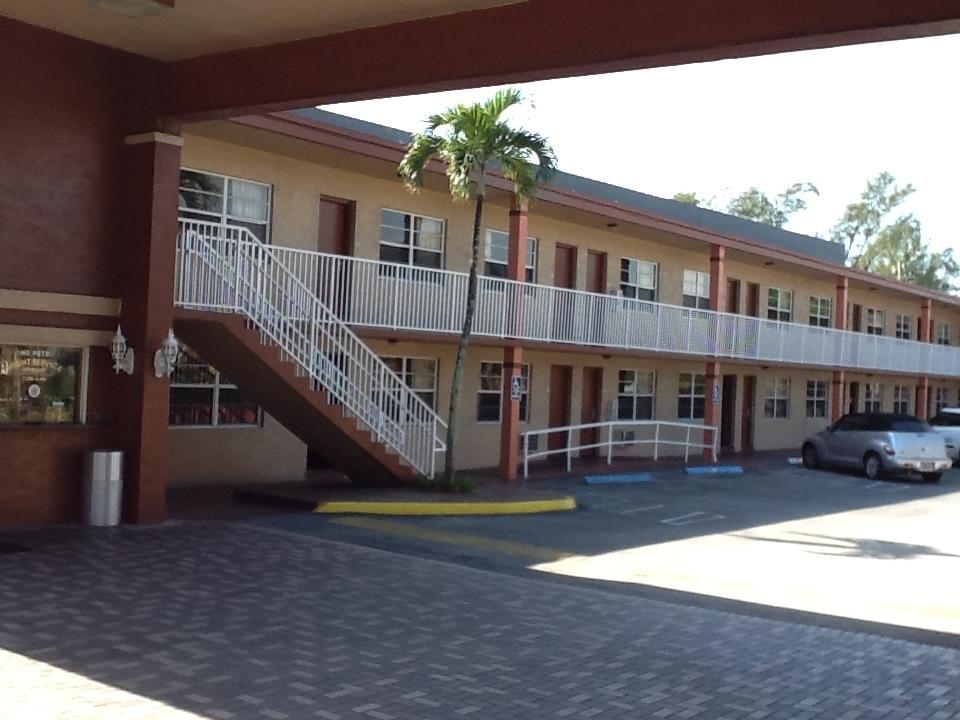 America's Best Inn&Suites Fort Lauderdale North Buitenkant foto